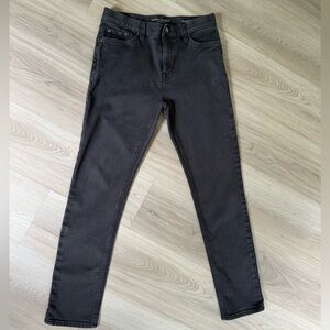 Men’s 
Banana Republic
Traveler 
SIZE: 29x30